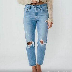 Levi’s Wedgie Straight Leg ankle jeans - Probably OK - Light Wash - Size 29